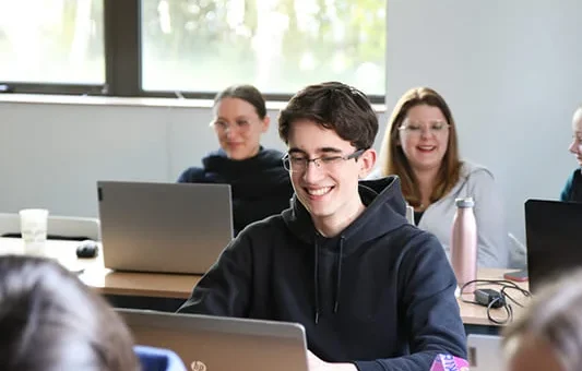 découvrez le marché de l'emploi à rennes : tendances, secteurs en croissance, opportunités d'emploi et conseils pour réussir votre recherche. explorez les caractéristiques du marché local et les ressources disponibles pour les candidats.