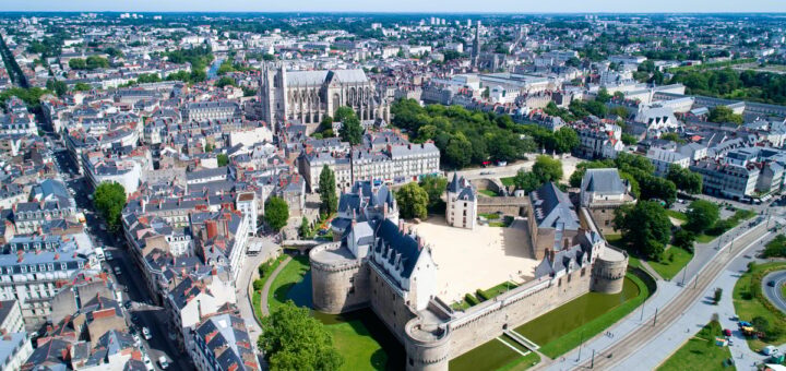 découvrez nantes en tant que hub technologique incontournable en 2023, où innovation, startups et infrastructures modernes s'unissent pour propulser de nouveaux projets. explorez le dynamisme de cet écosystème créatif et connecté.